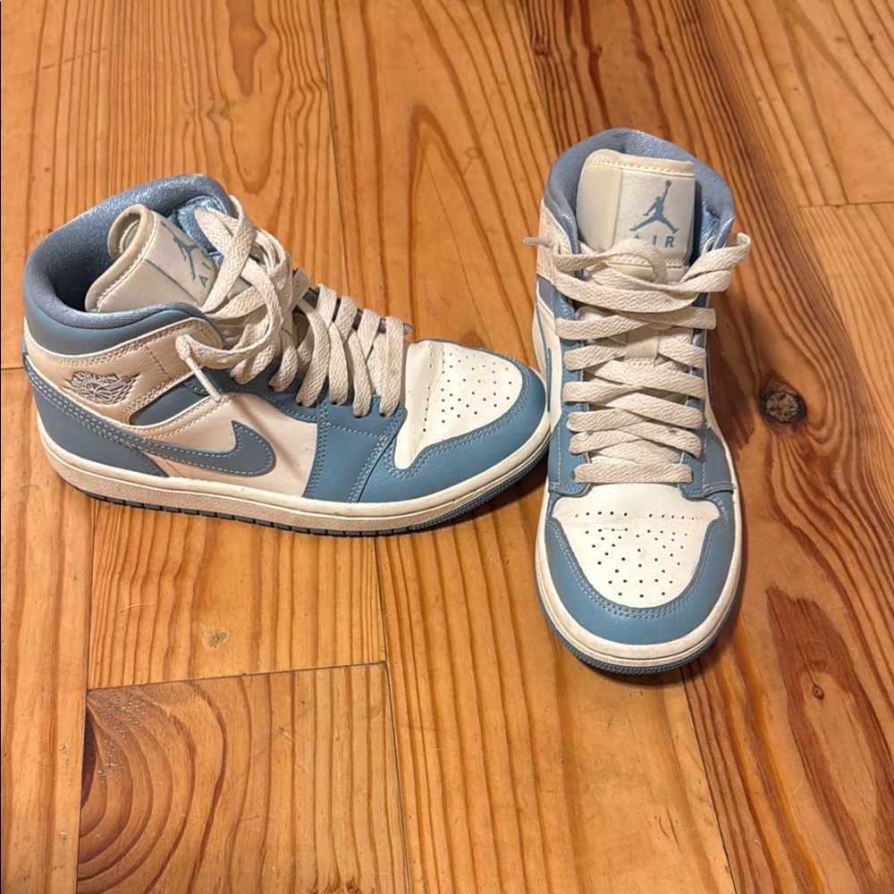 Nike Air Jordan 1 High OG Blue White Sneakers